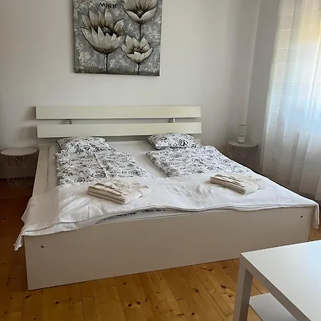 Alsóörs Rege Apartman 2 מראה חיצוני תמונה