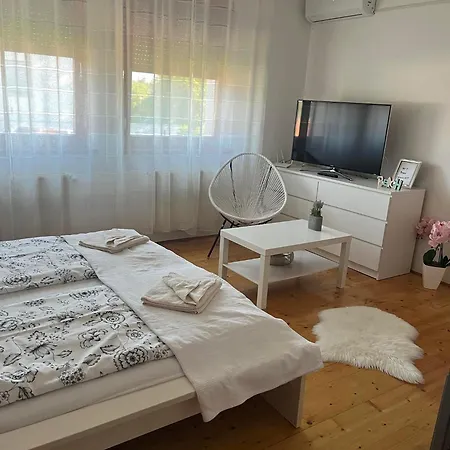 Alsóörs Rege Apartman 2 מראה חיצוני תמונה