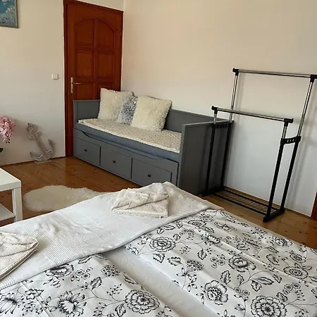 Alsóörs Rege Apartman 2 מראה חיצוני תמונה